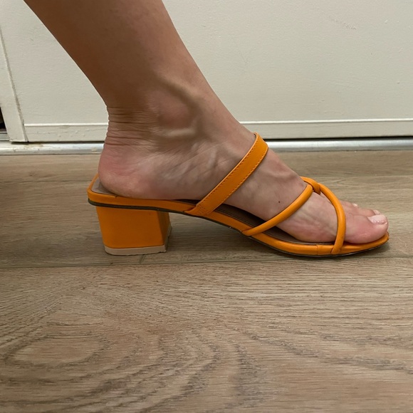 Orange strap sandals - Picture 2 of 4